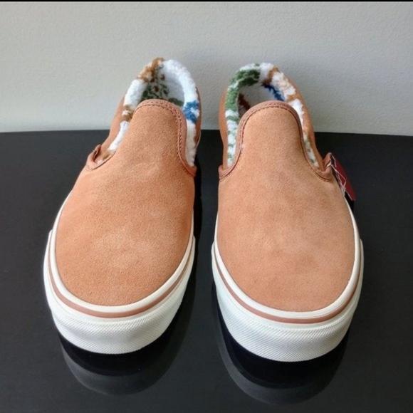 NWOT Unisex Vans Classic Slip-on Canvas Sneakers - Picture 5 of 12